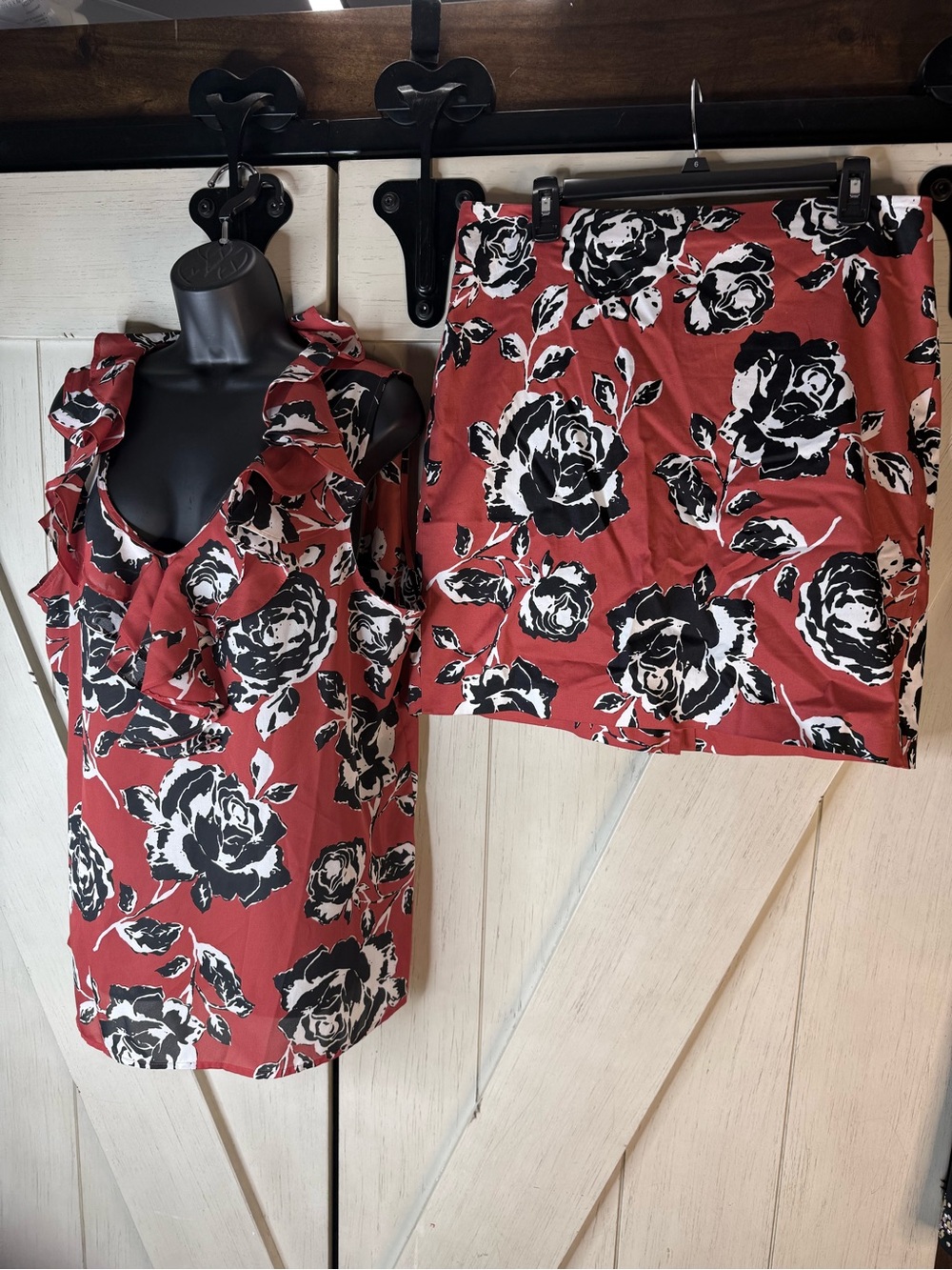 Jones New York Rust Red Floral Mini Skirt